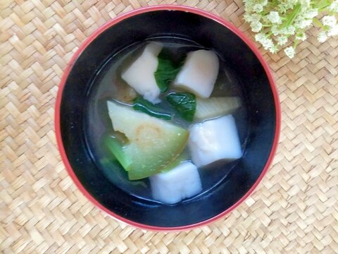 素朴！茄子とはんぺん、小松菜の味噌汁